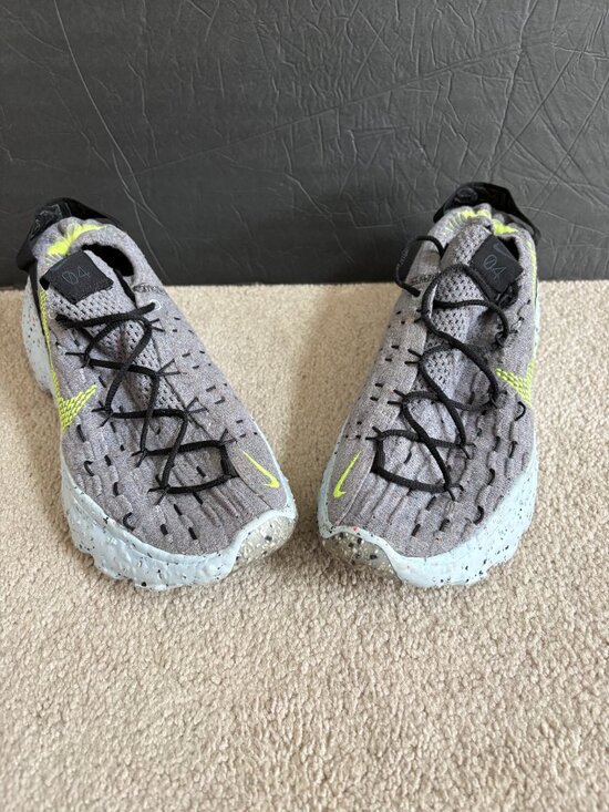 Nike Space Hippie 04 Men\'s Running Shoes Size 9.5 Gray Volt CZ6398-001